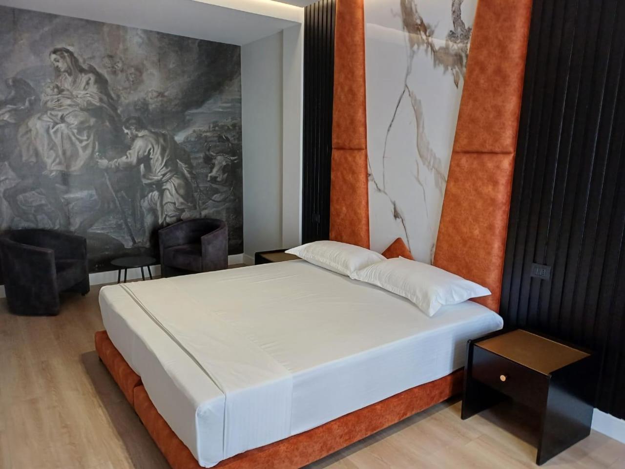 Oxygen Boutique Hotel Тирана Екстериор снимка