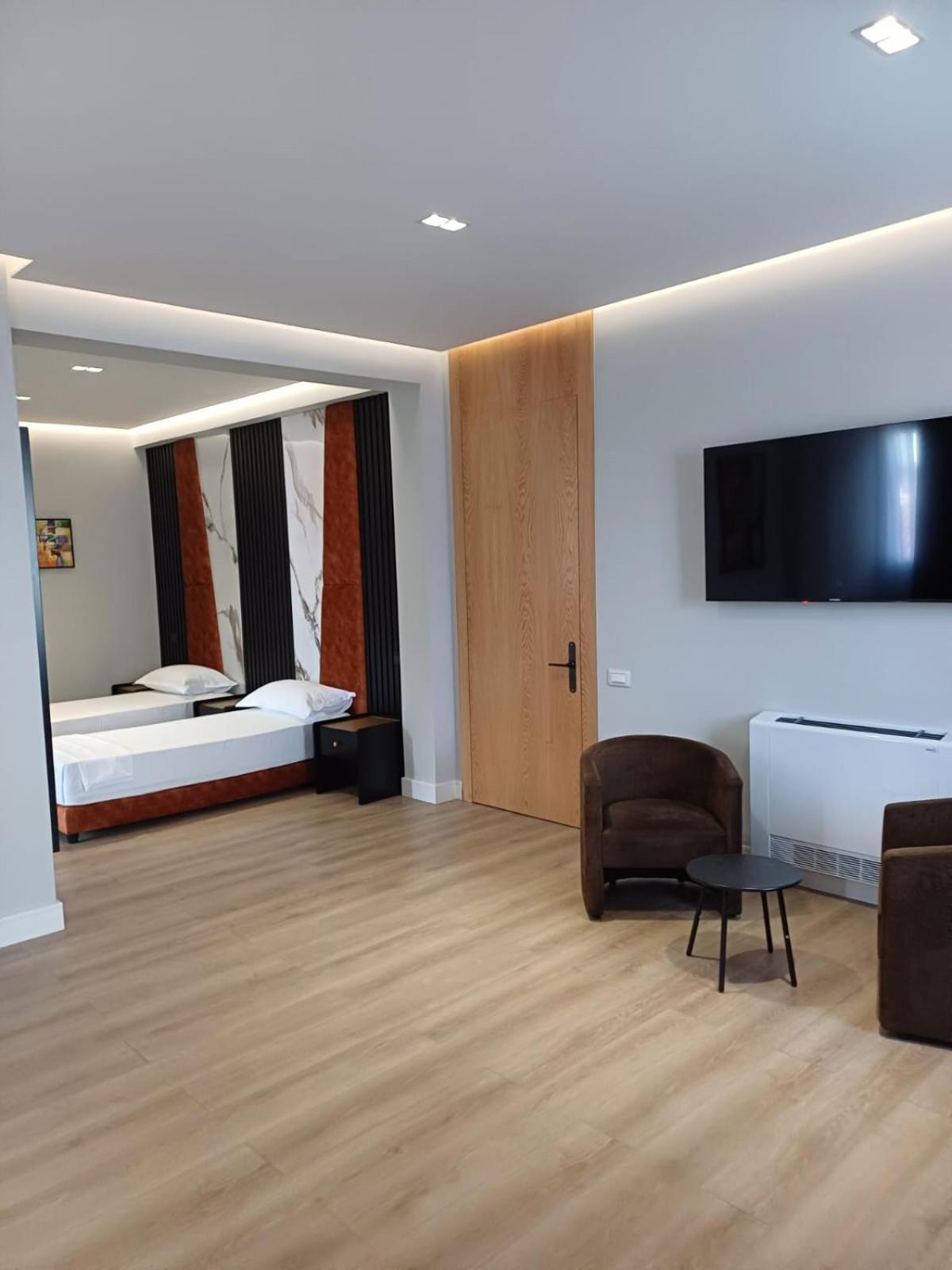 Oxygen Boutique Hotel Тирана Екстериор снимка