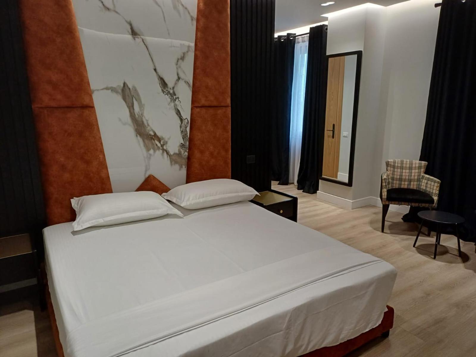 Oxygen Boutique Hotel Тирана Екстериор снимка