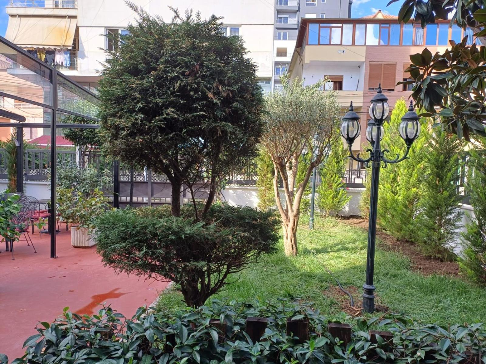 Oxygen Boutique Hotel Тирана Екстериор снимка