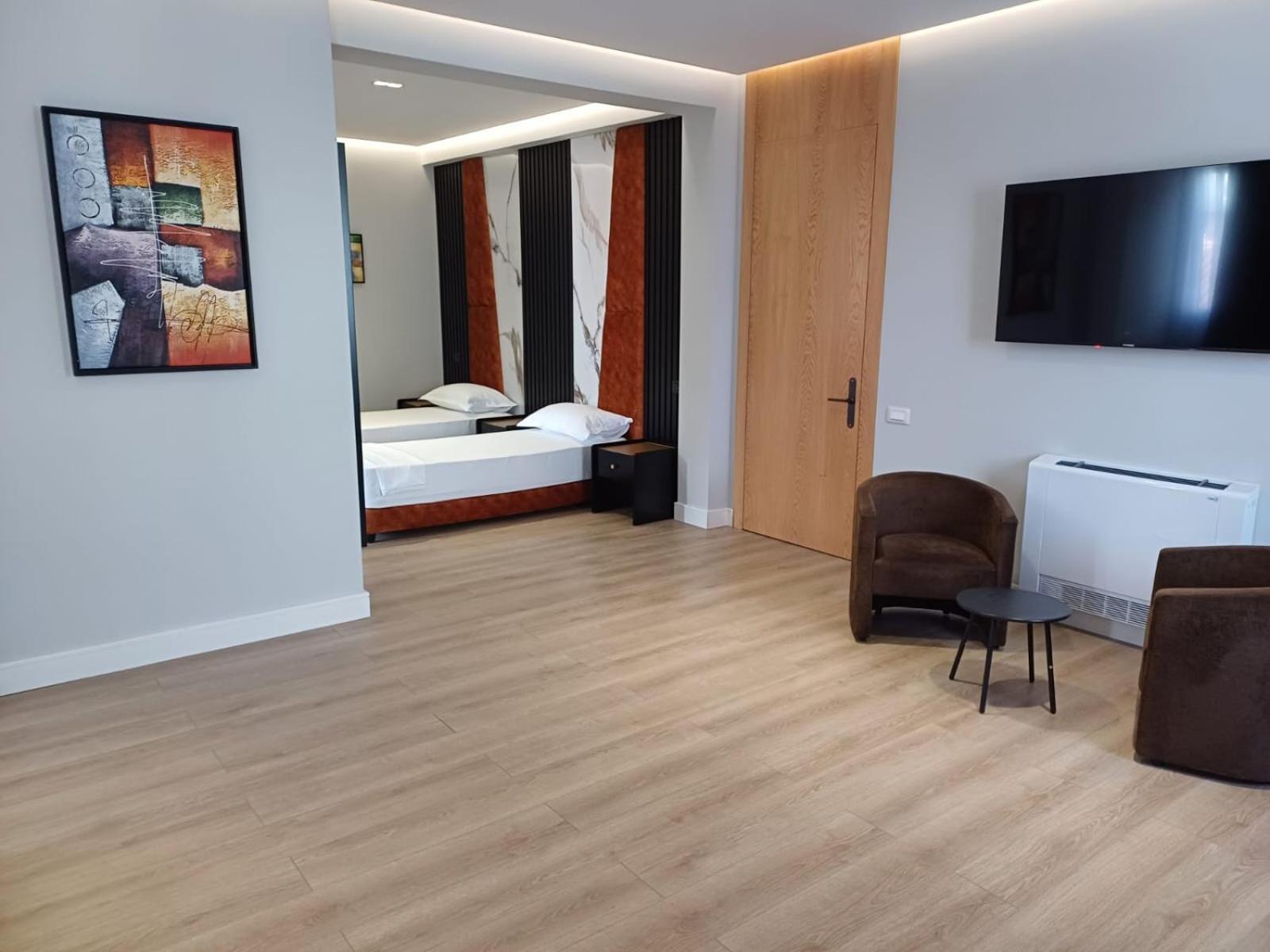 Oxygen Boutique Hotel Тирана Екстериор снимка