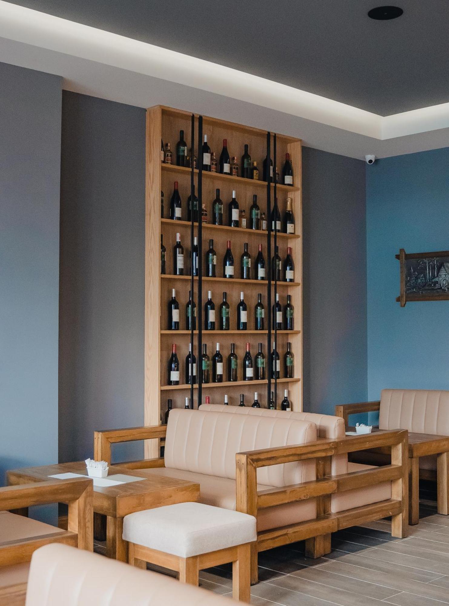 Oxygen Boutique Hotel Тирана Екстериор снимка