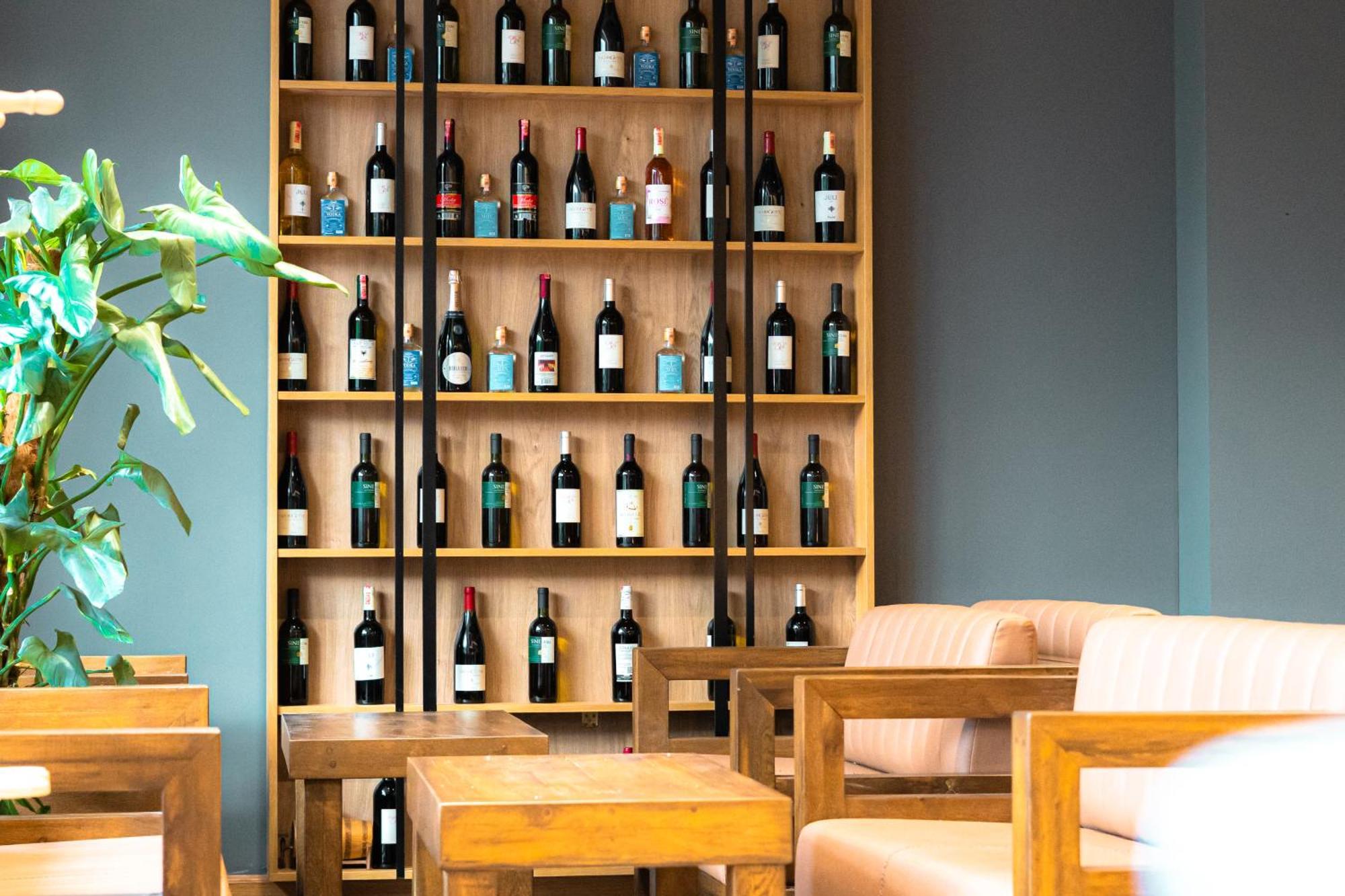 Oxygen Boutique Hotel Тирана Екстериор снимка