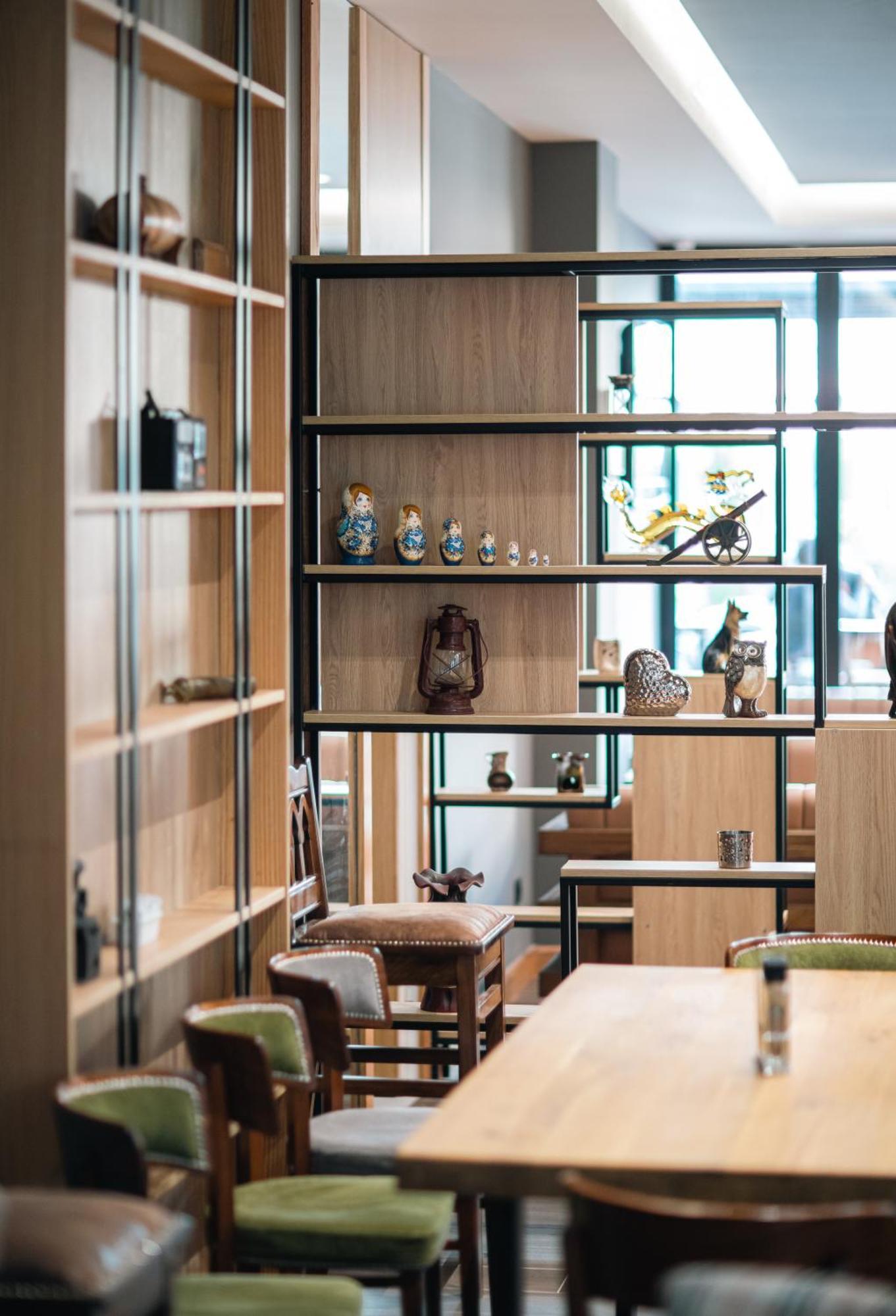 Oxygen Boutique Hotel Тирана Екстериор снимка