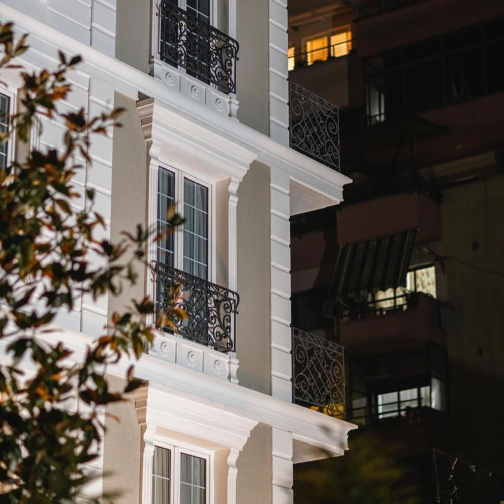 Oxygen Boutique Hotel Тирана Екстериор снимка
