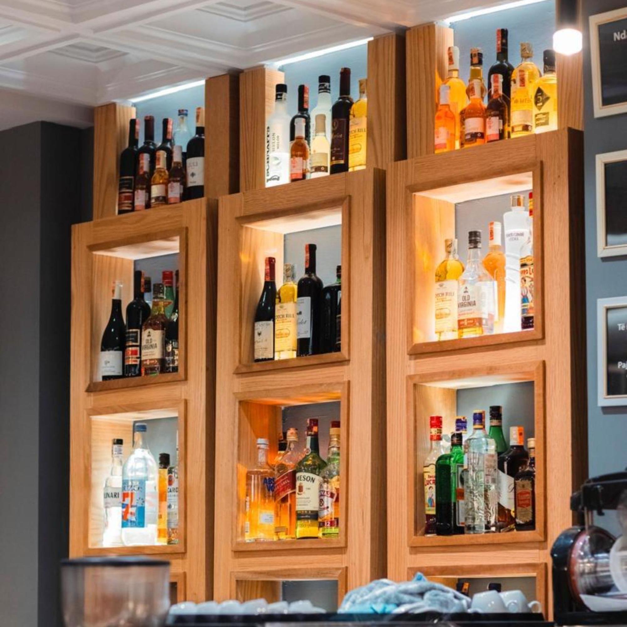 Oxygen Boutique Hotel Тирана Екстериор снимка